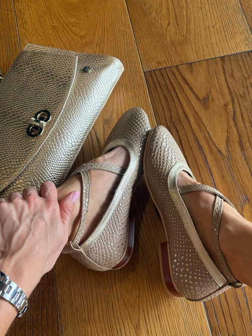 Baletas Correas Cruzadas Capuchino Dorado