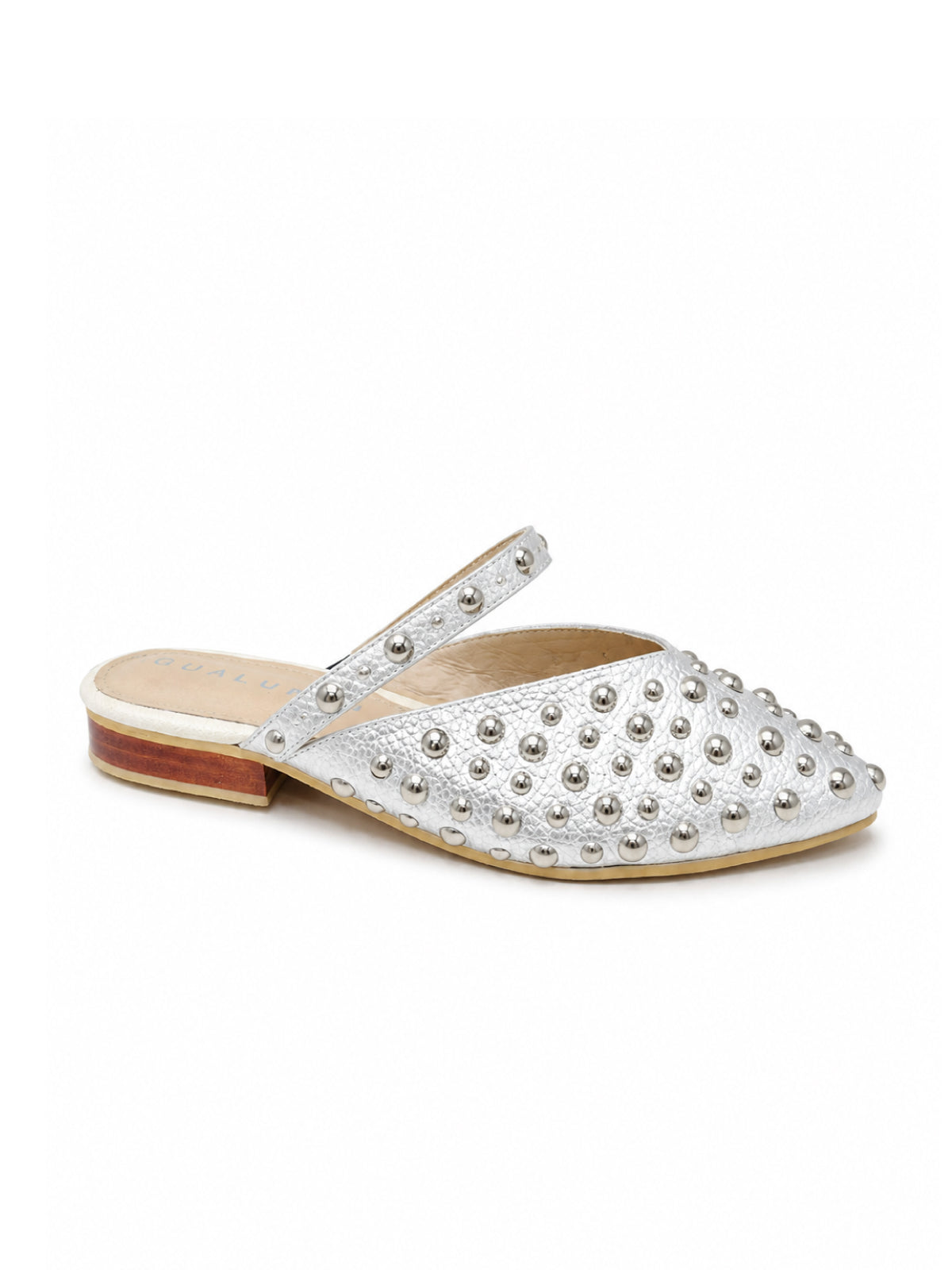 Baletas plateadas ideales para looks casuales sofisticados y modernos