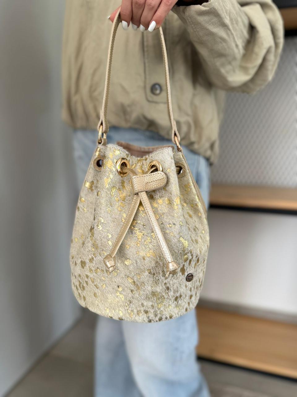 Bolso Manos Libre Tula Pelos Dorado