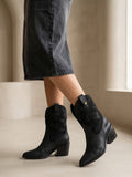 Botines caña alta en carnaza encerada con inspiración western y diseño sofisticado para mujer