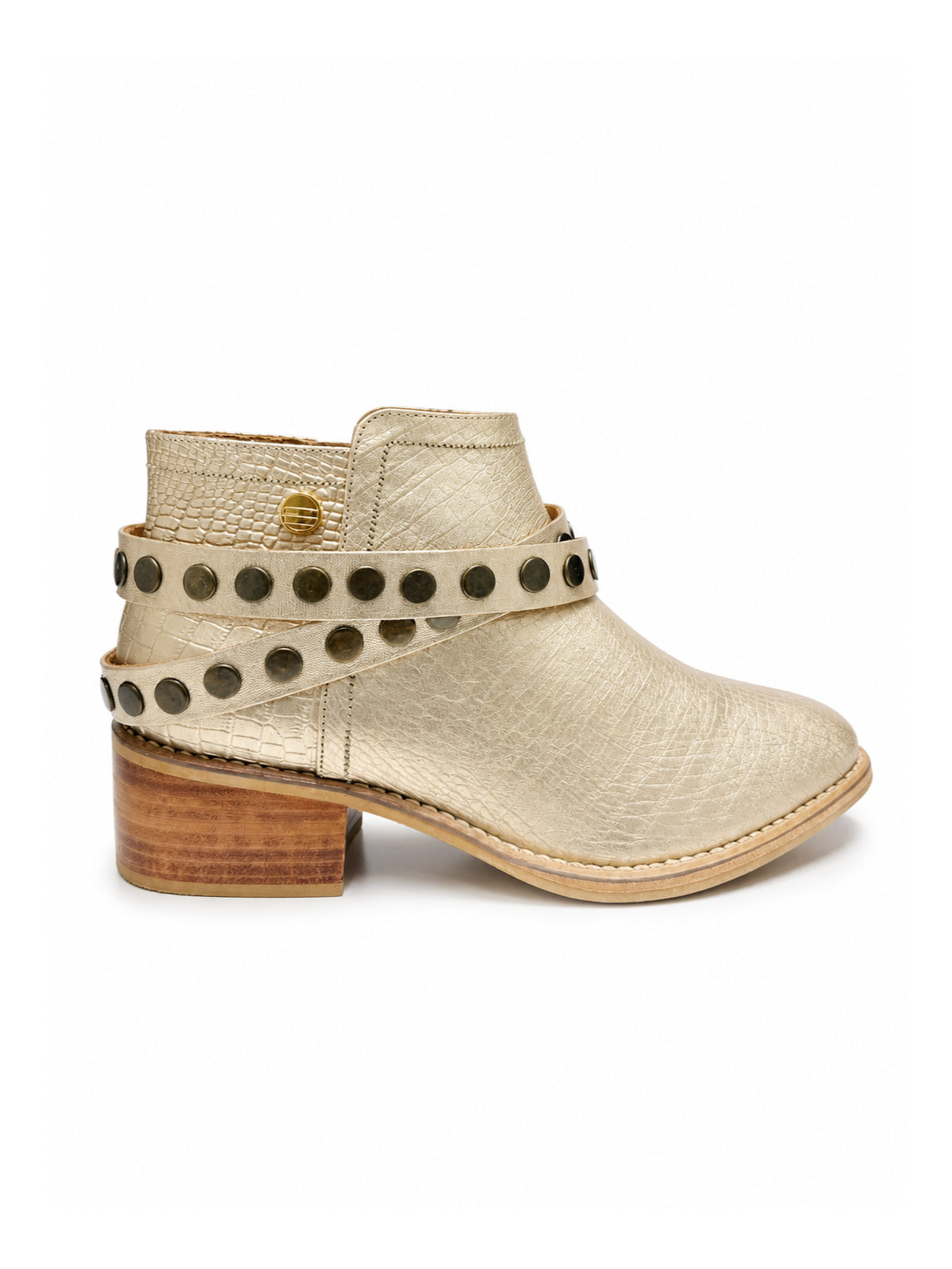 Botines dorados con correas ajustables ideales para looks urbanos y sofisticados