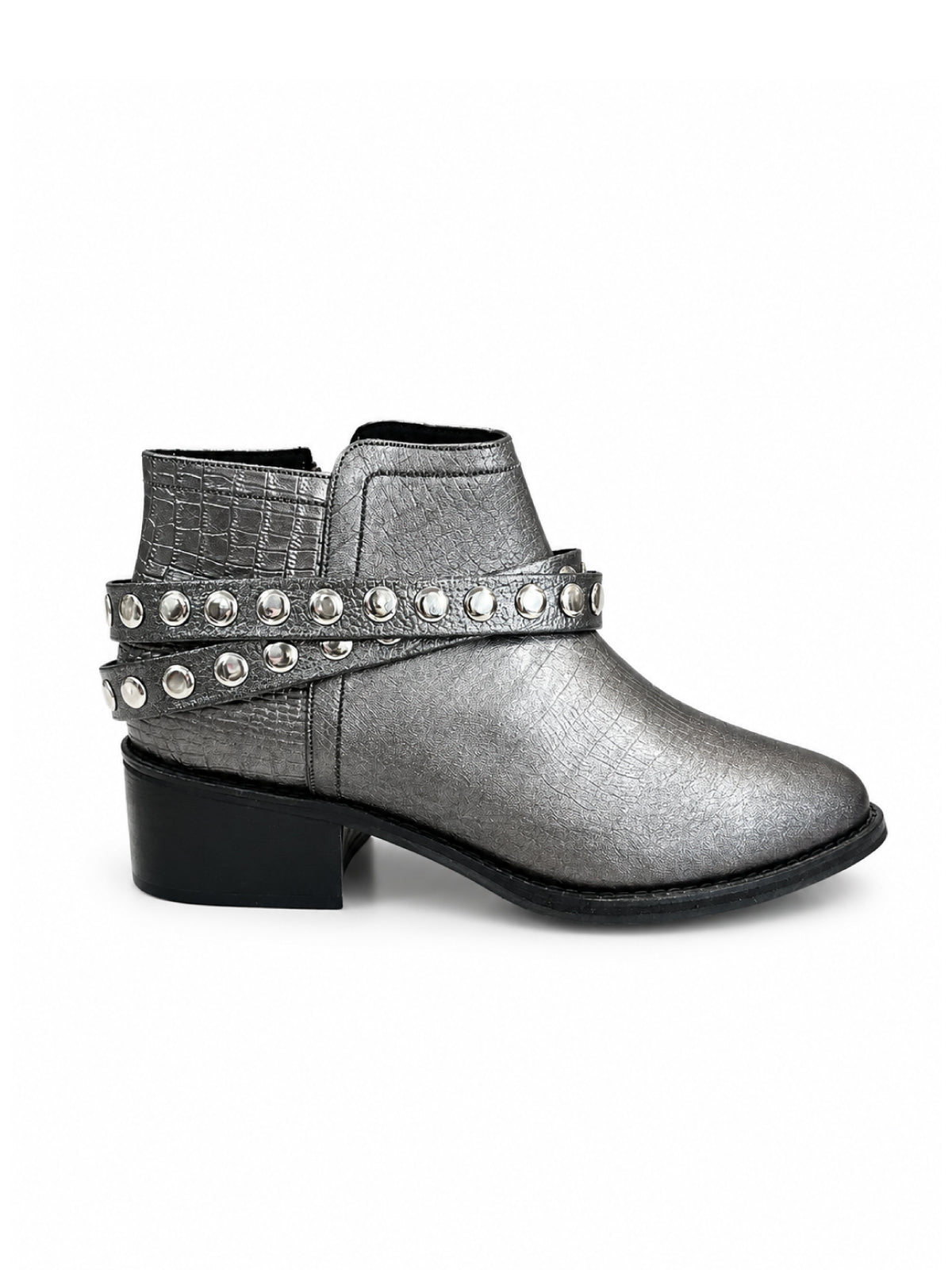 Botines plomo con correas y herrajes metálicos ideales para looks urbanos y modernos