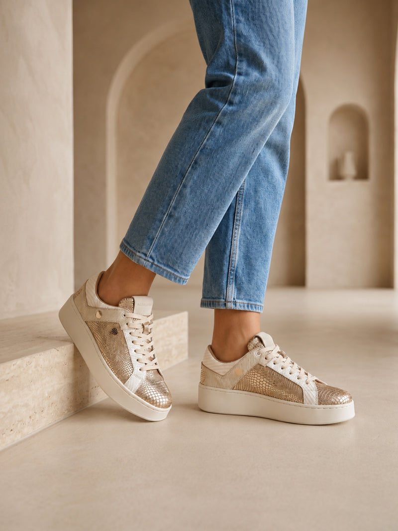 Botines de cuero con correas para mujer color hueso modelo Bruselas