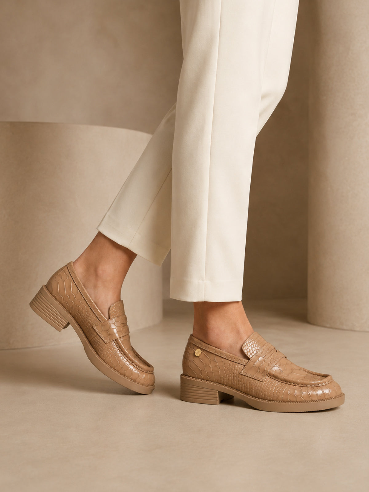Mocasines de cuero Malta color capuchino para mujer