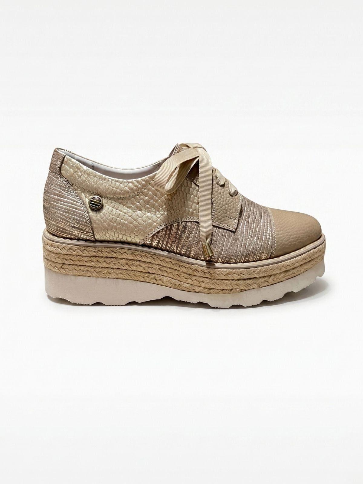 Mocasines Valeria Coquito color pardo con diseño elegante y casual para mujer