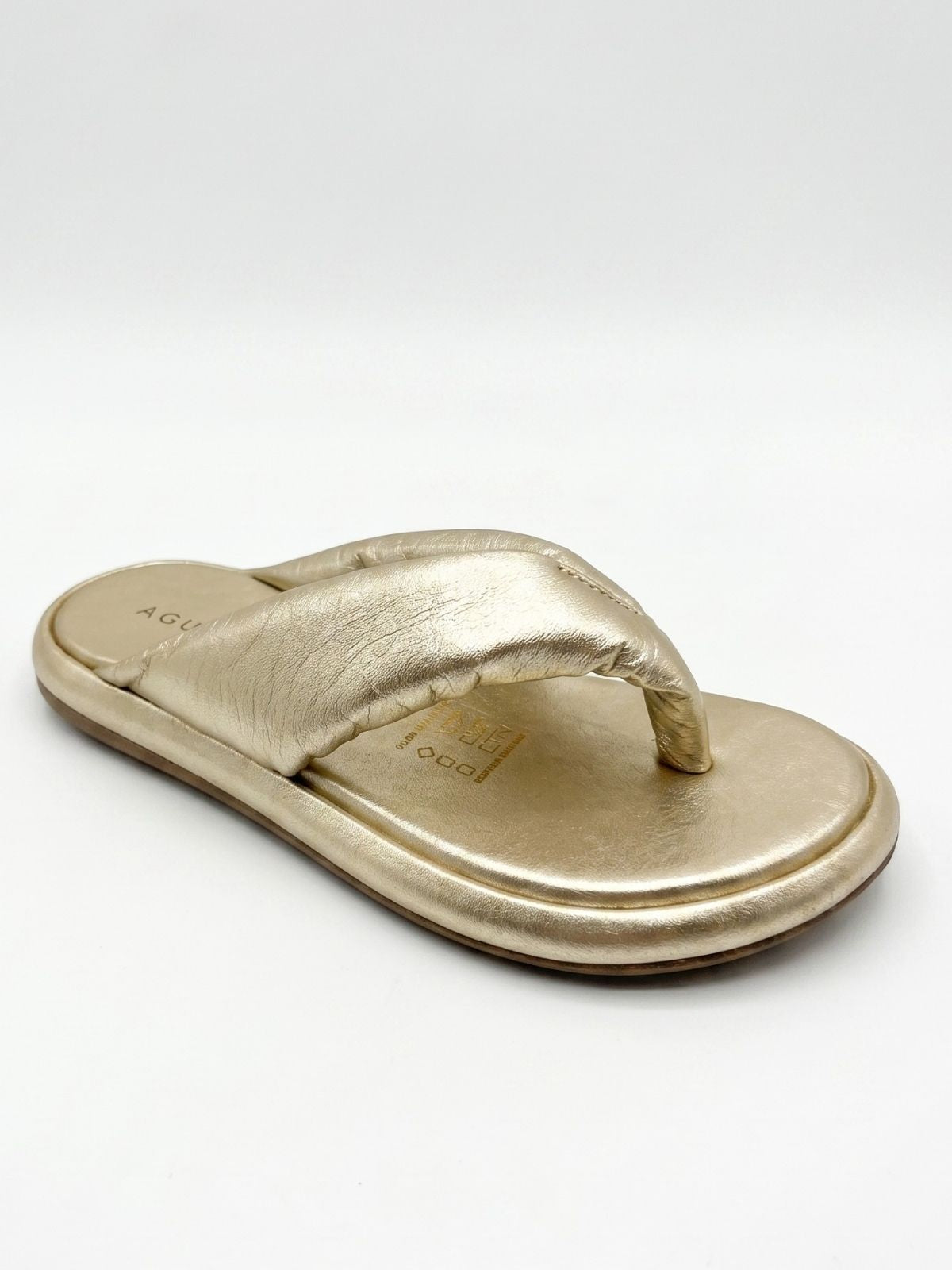 Sandalias planas Cristal color dorado estilo premium chic y sofisticado