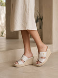 Sandalias de plataforma blancas para mujer, modelo Celeste, con acabado en yute y altura de 5 1/2 cm, ideales para looks frescos y casuales.