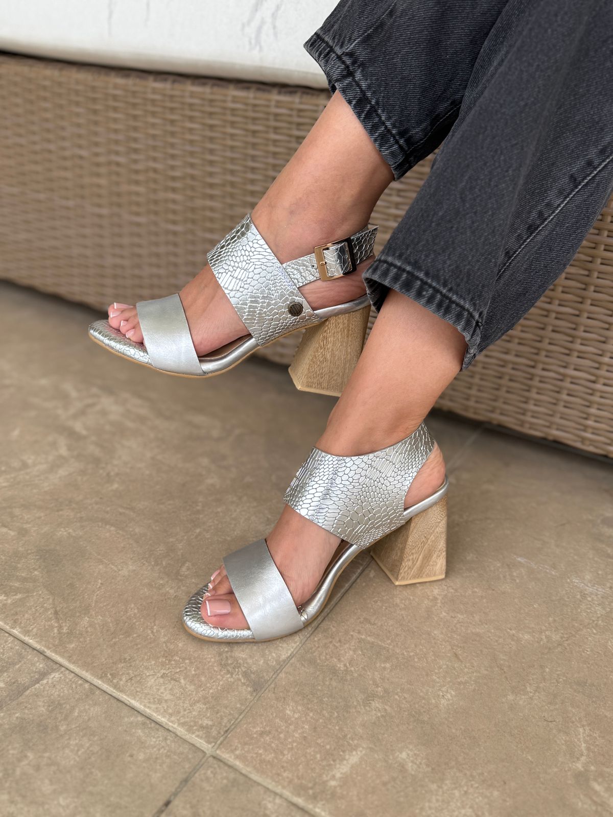 Sandalias 6 1/2 Andrea Plata