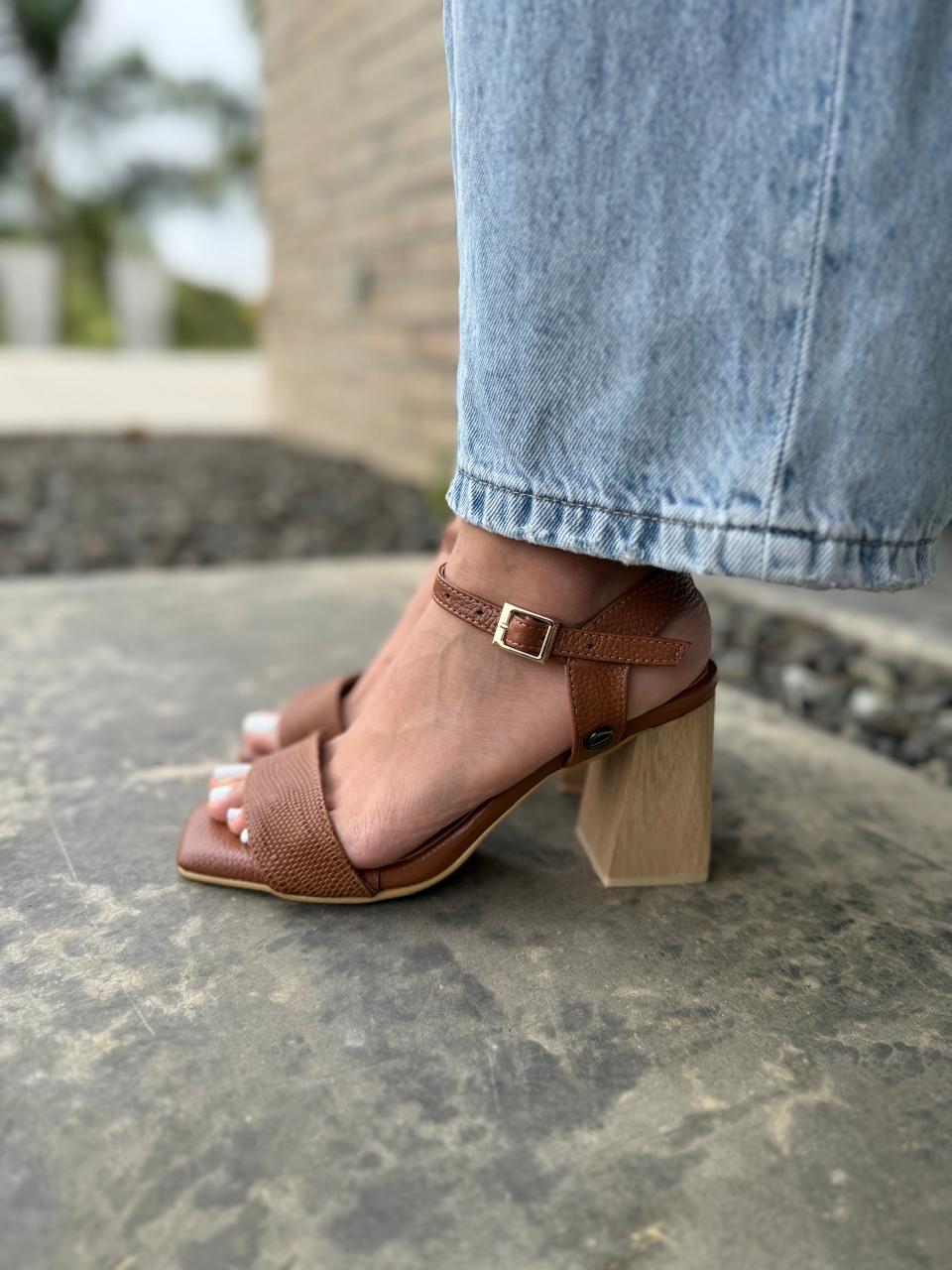 Sandalias 6 1/2 Clarisa Miel