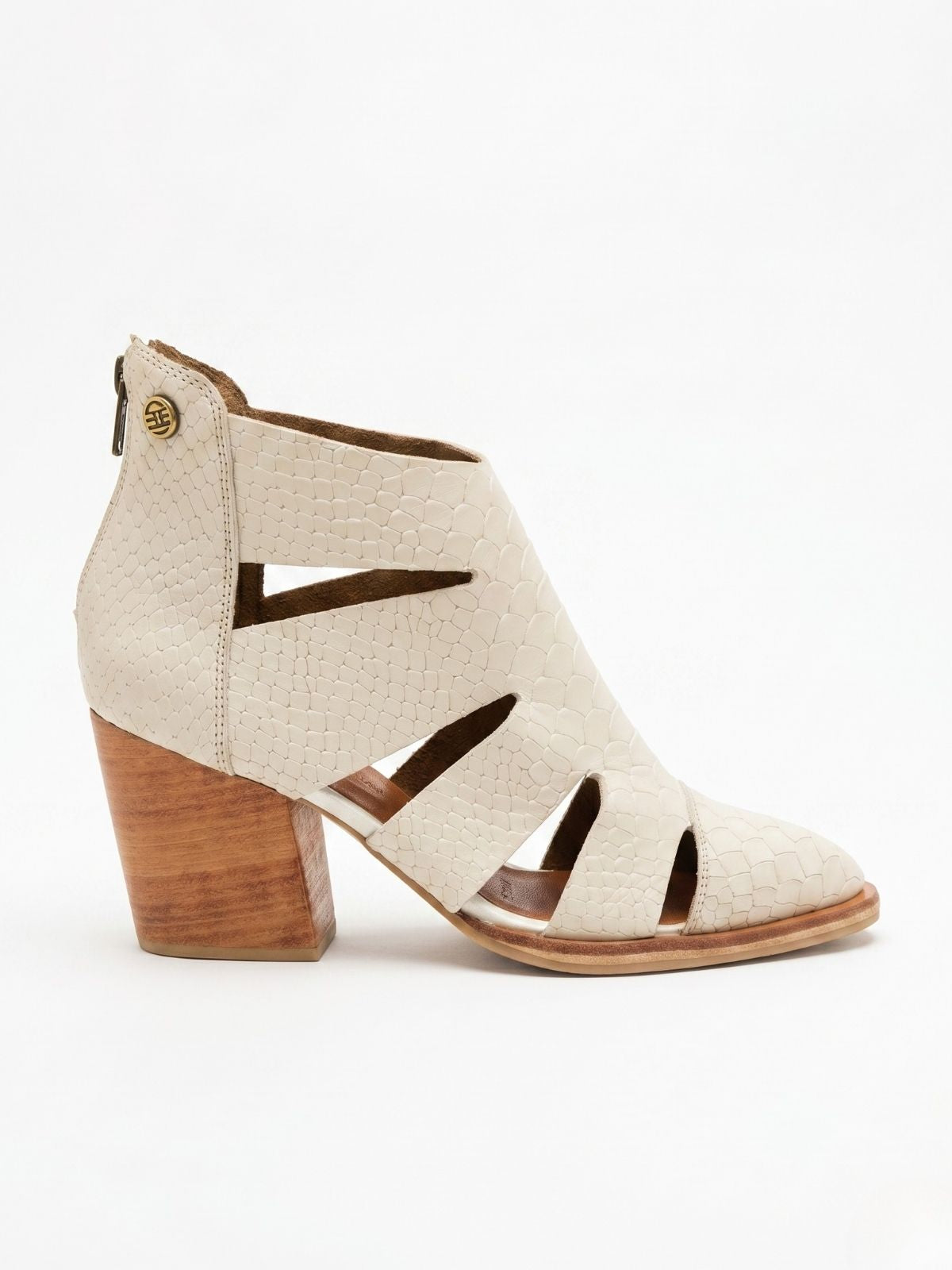 Semibotines Zafiro color hueso con diseño elegante y urbano para mujer