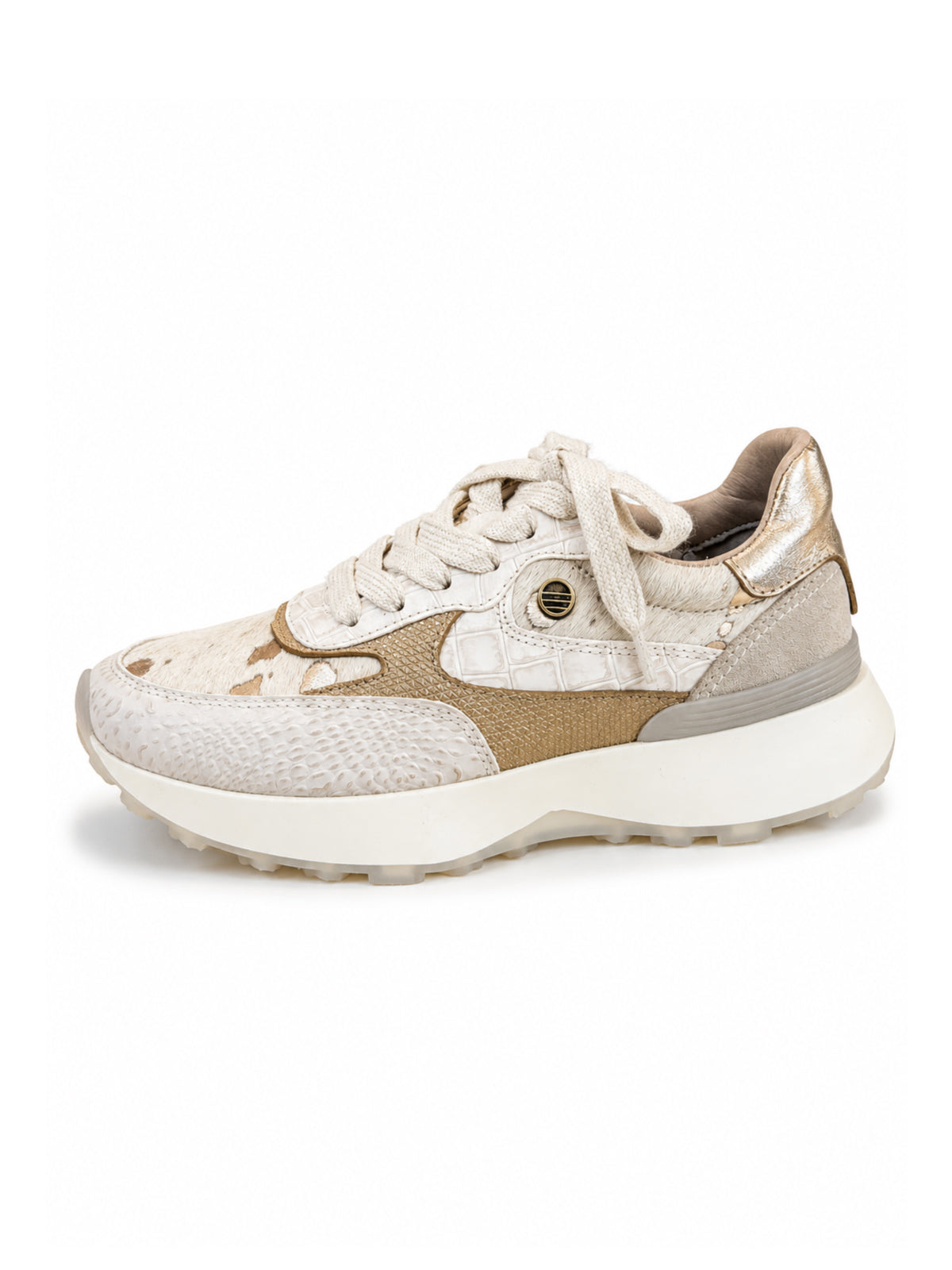Sneakers casuales para mujer elaborados en cuero natural color hueso, ideales para uso diario