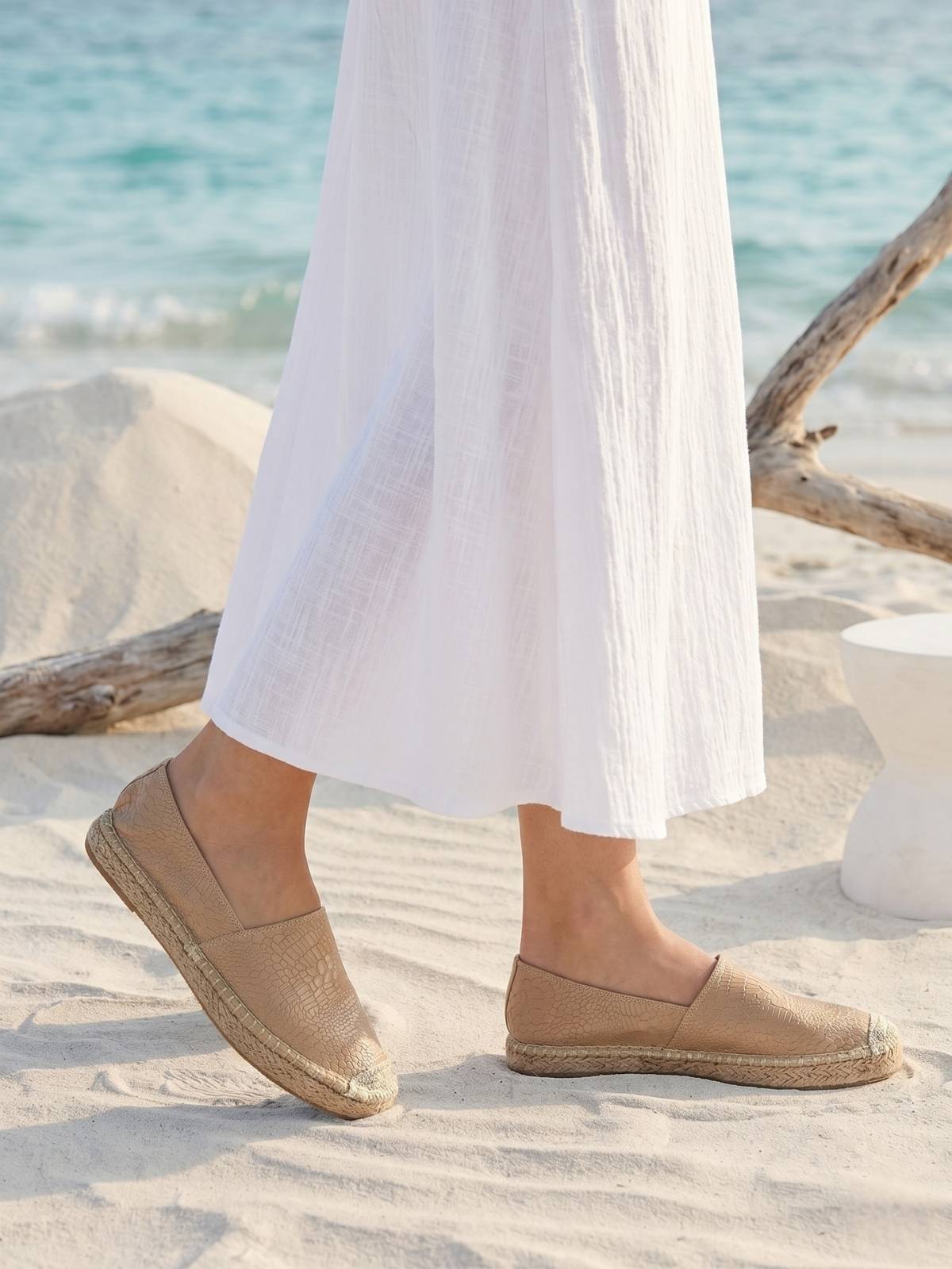 Spadrilas cuero escama capuchino estilo premium chic y sofisticado
