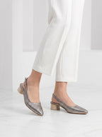 Tacones Lucia color plomo con diseño elegante y moderno para mujer