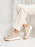 Tenis en cuero Dubai color dorado con estilo luxury urban para mujer