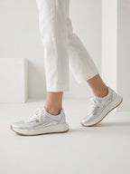 Tenis en cuero Dubai color dorado plata con estilo luxury urban para mujer