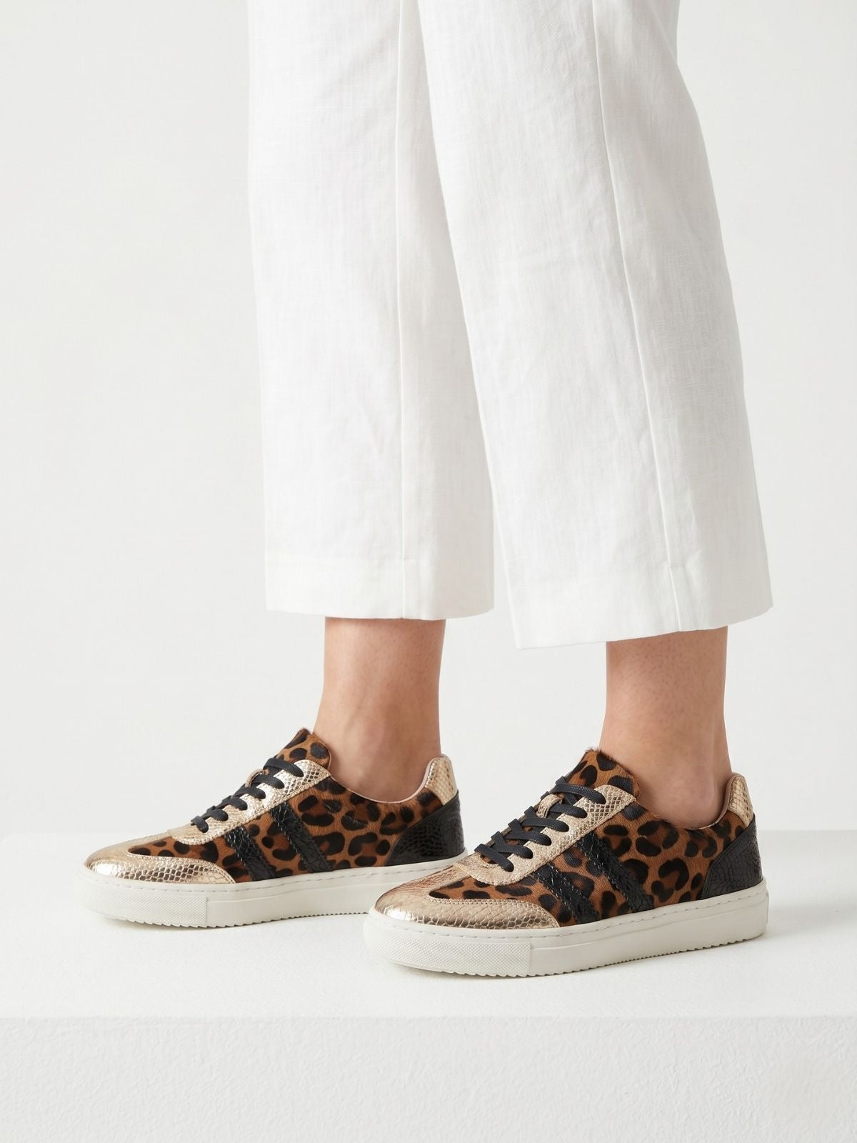 Tenis en cuero Houston color bronce con estilo urbano premium para mujer