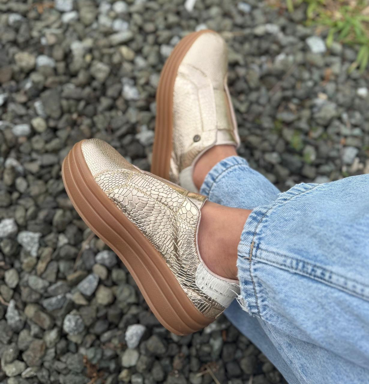 Tenis Cuero Dublin Dorado