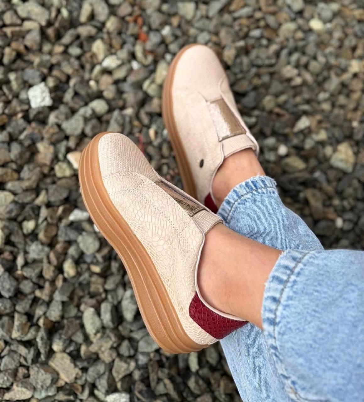 Tenis Cuero Dublin Taupe