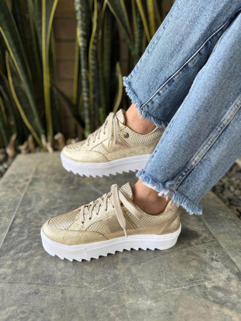 Tenis Cuero Paris Dorado